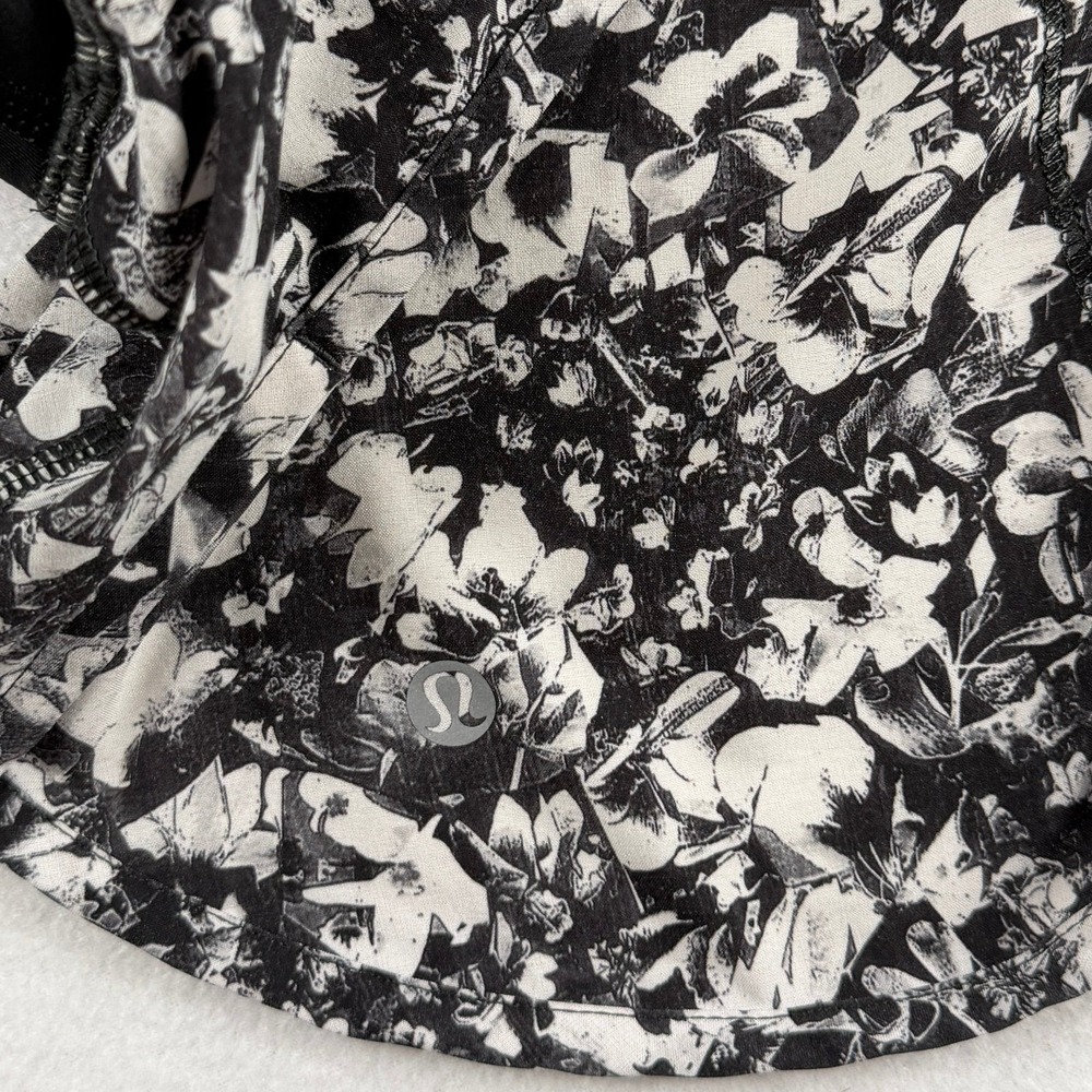 Lululemon Women's Floral Print Speed Short White Black Sz 10 - Picture 9 of 9